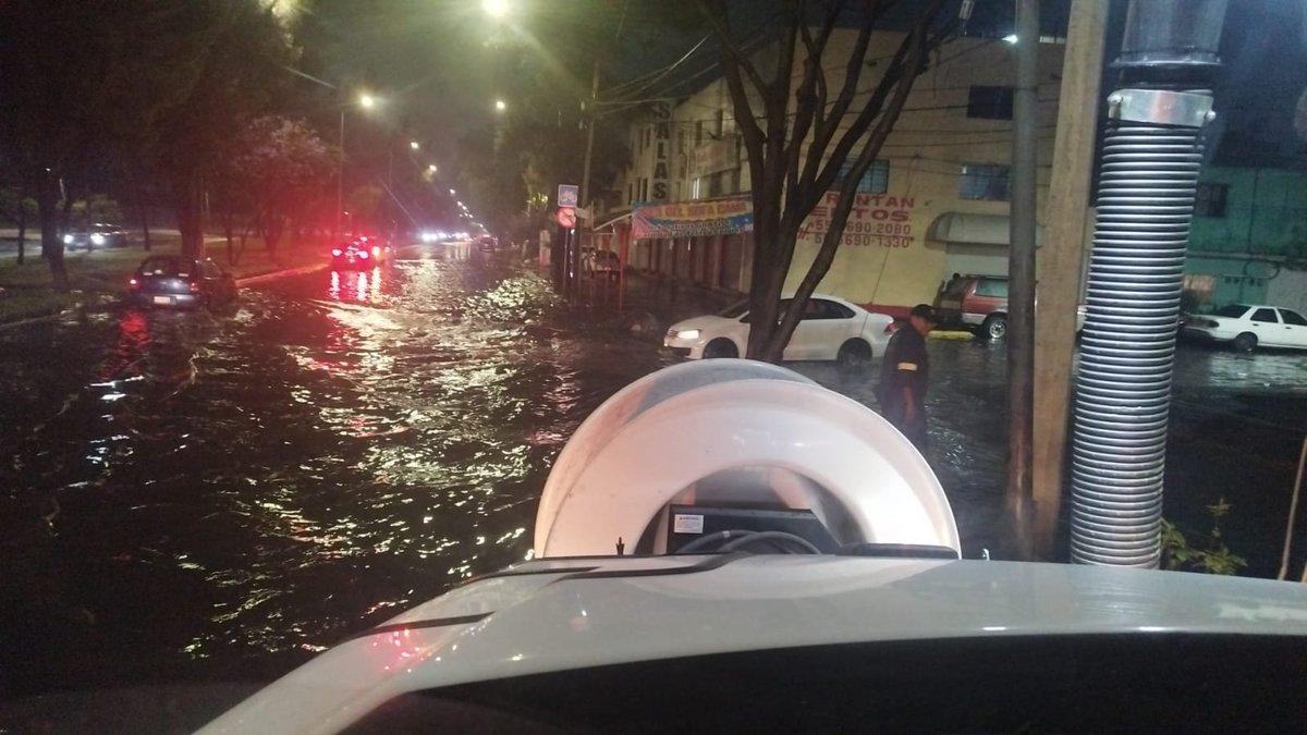 <![CDATA[Del calor a las inundaciones: la CDMX enfrenta caos por lluvias]]>