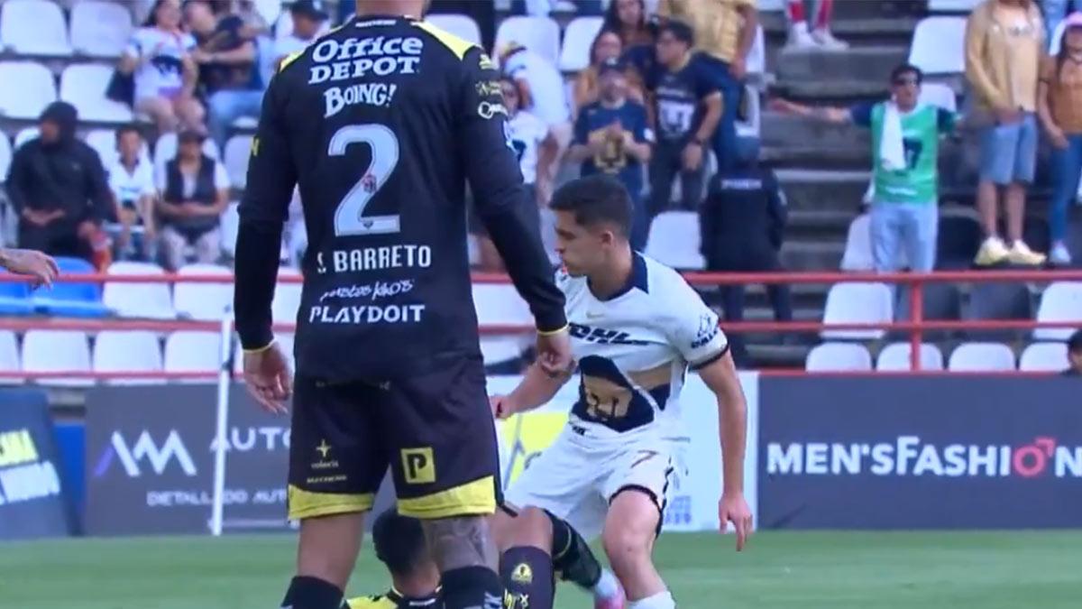 <![CDATA[Echaron a Brian García por patadón en zona prohibida]]>