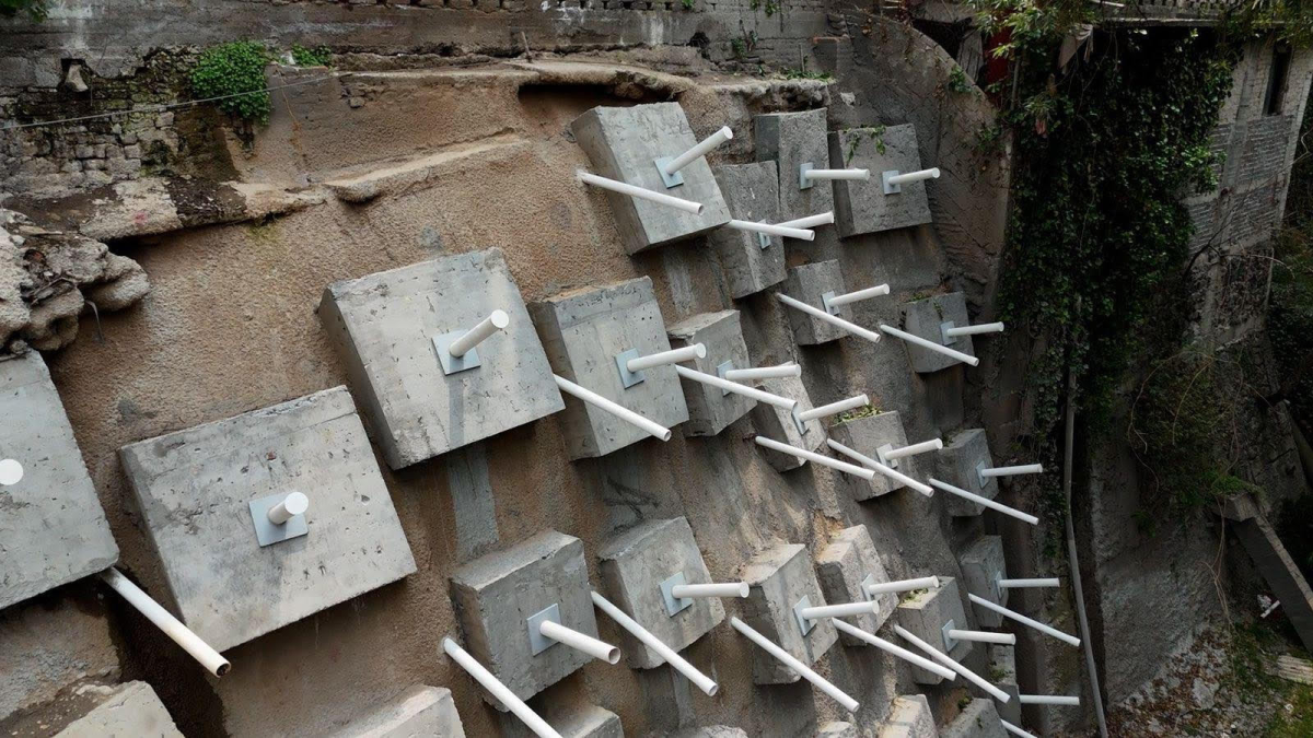 <![CDATA[Refuerzan laderas en Magdalena Contreras; atienden punto crítico de deslaves]]>