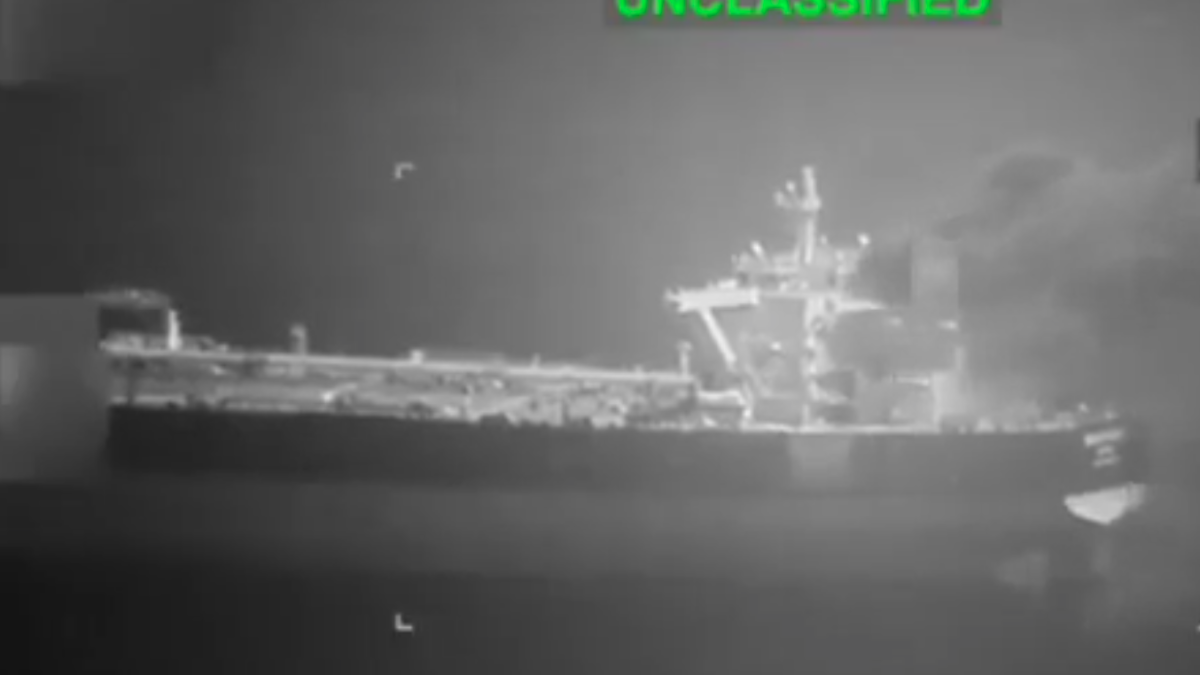 <![CDATA[Estados Unidos inmoviliza buques iraníes y bloquea a 70 petroleros en el Golfo de Omán]]>