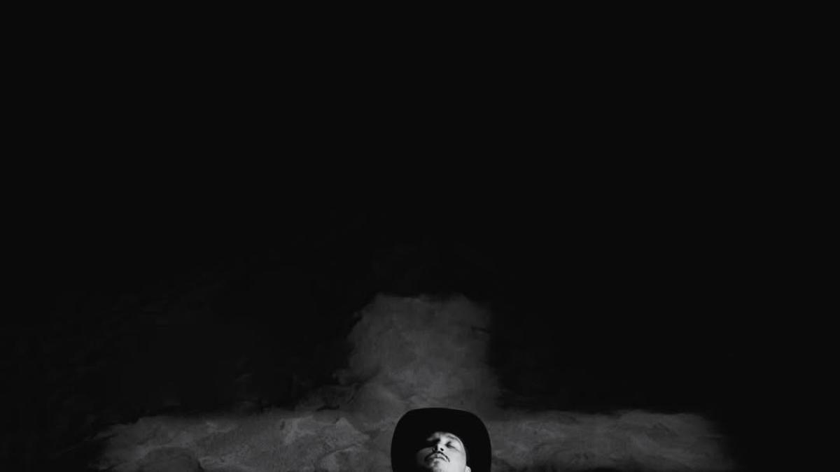 <![CDATA[Así suena 'Miel con licor', la nueva canción de Christian Nodal tras desaparecer de Instagram]]>