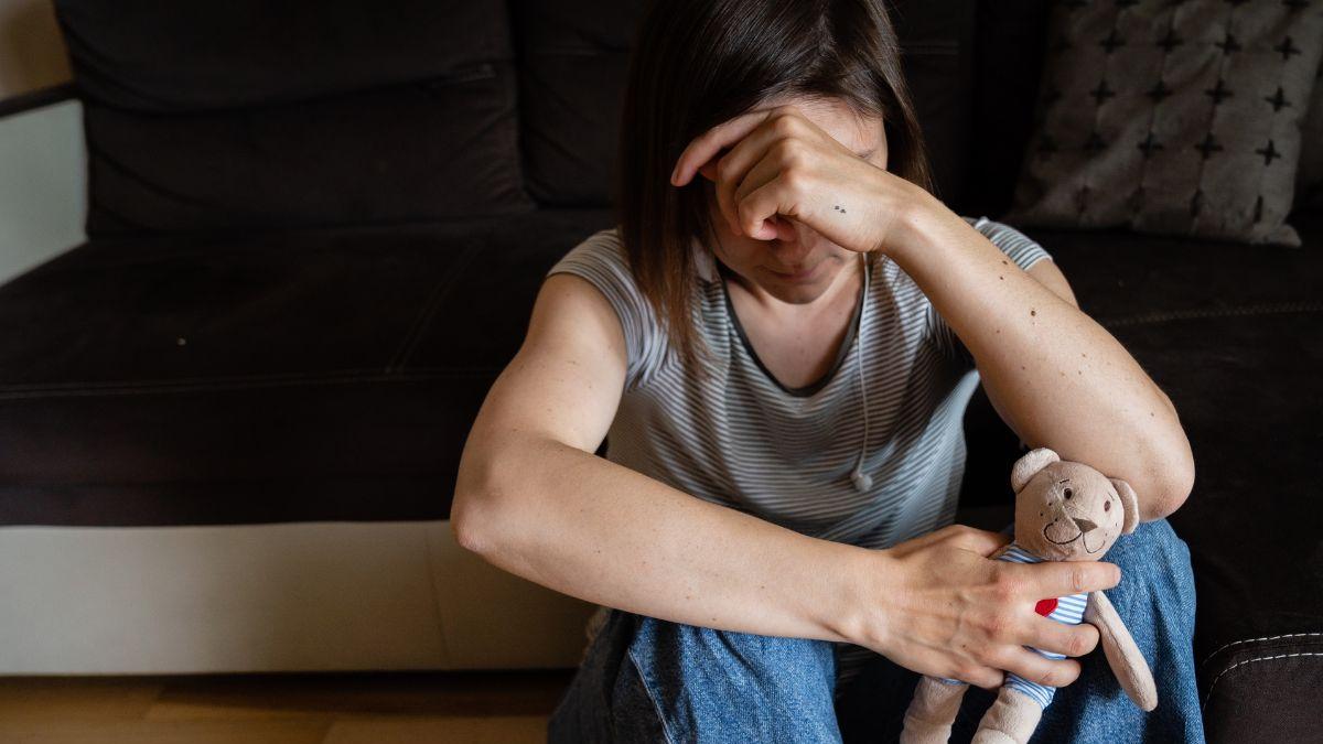 <![CDATA[¿Cómo apoyar a una mamá en duelo perinatal?: frases y consejos emocionales]]>