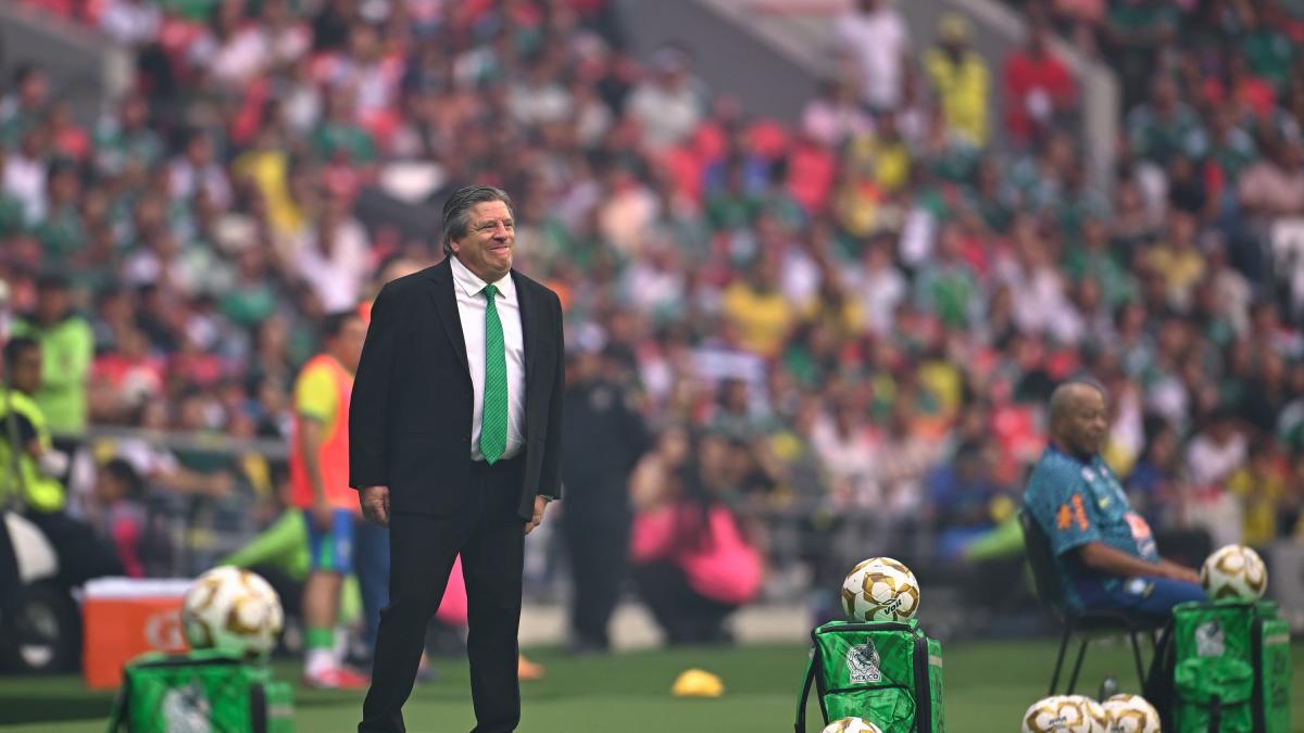 <![CDATA[“Para mí no sirve”: El Piojo cuestiona concentración de Javier Aguirre]]>