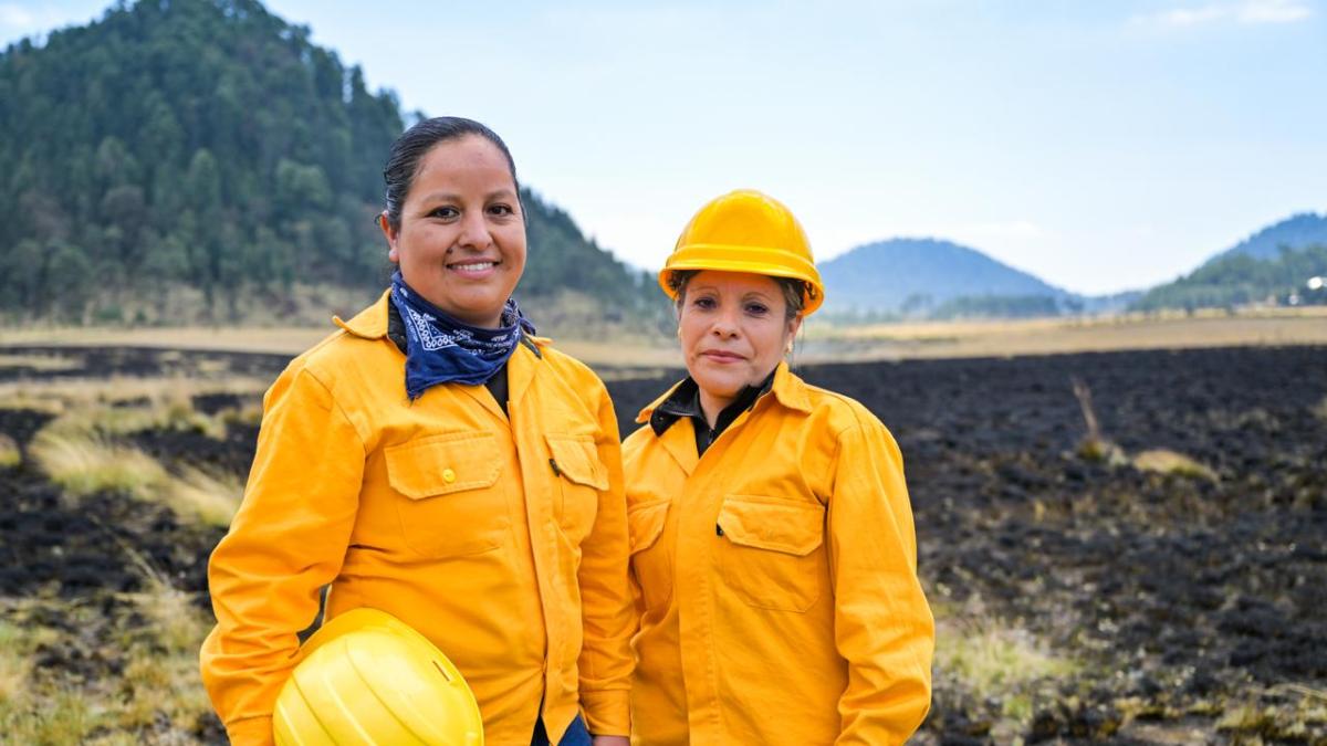 <![CDATA[Mujeres, primer línea de combate de incendios forestales en Edomex]]>