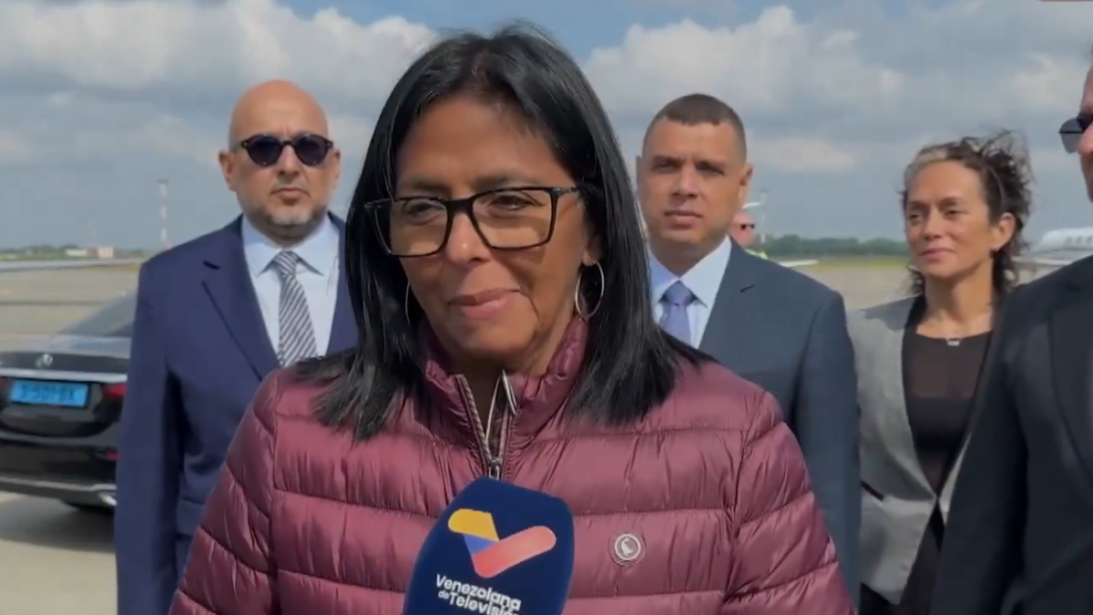 <![CDATA[Delcy Rodríguez llega a La Haya para defender a Venezuela en la disputa con Guyana]]>