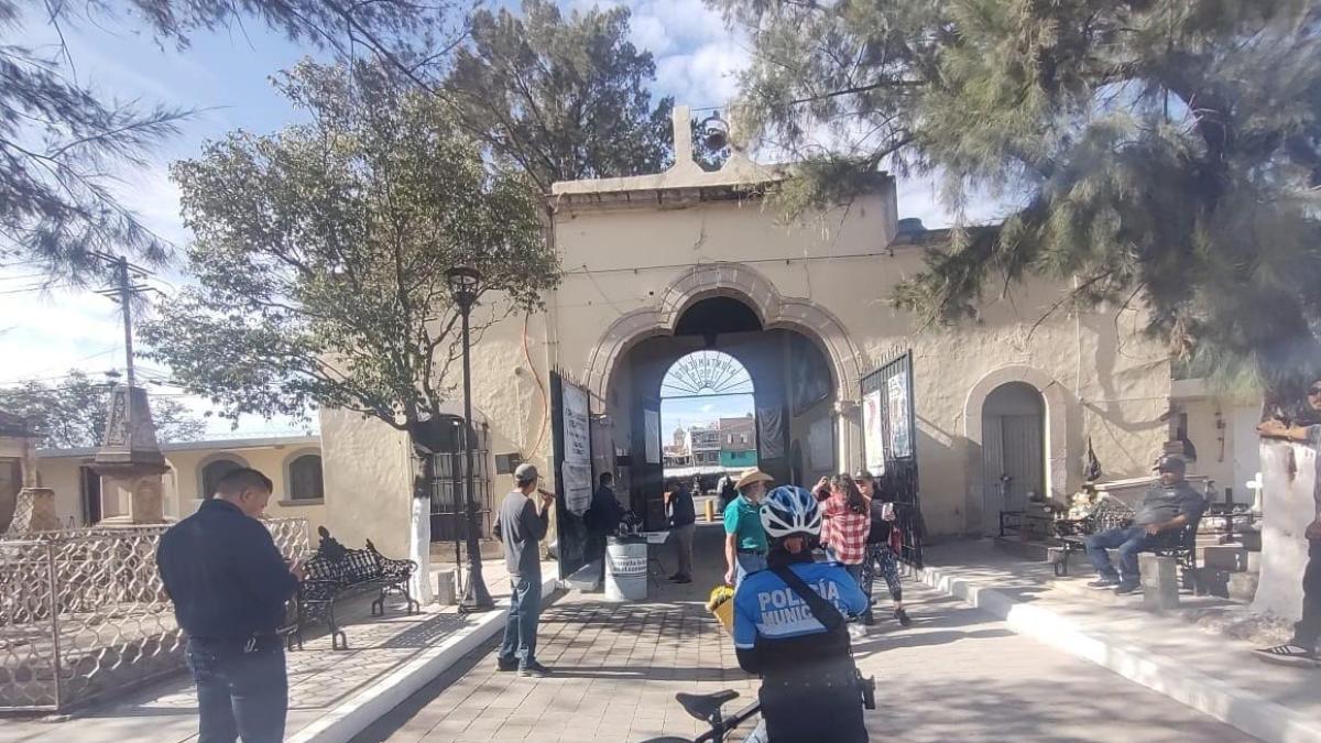 <![CDATA[Panteones de Durango reciben a 60 mil visitantes por Día de las Madres]]>