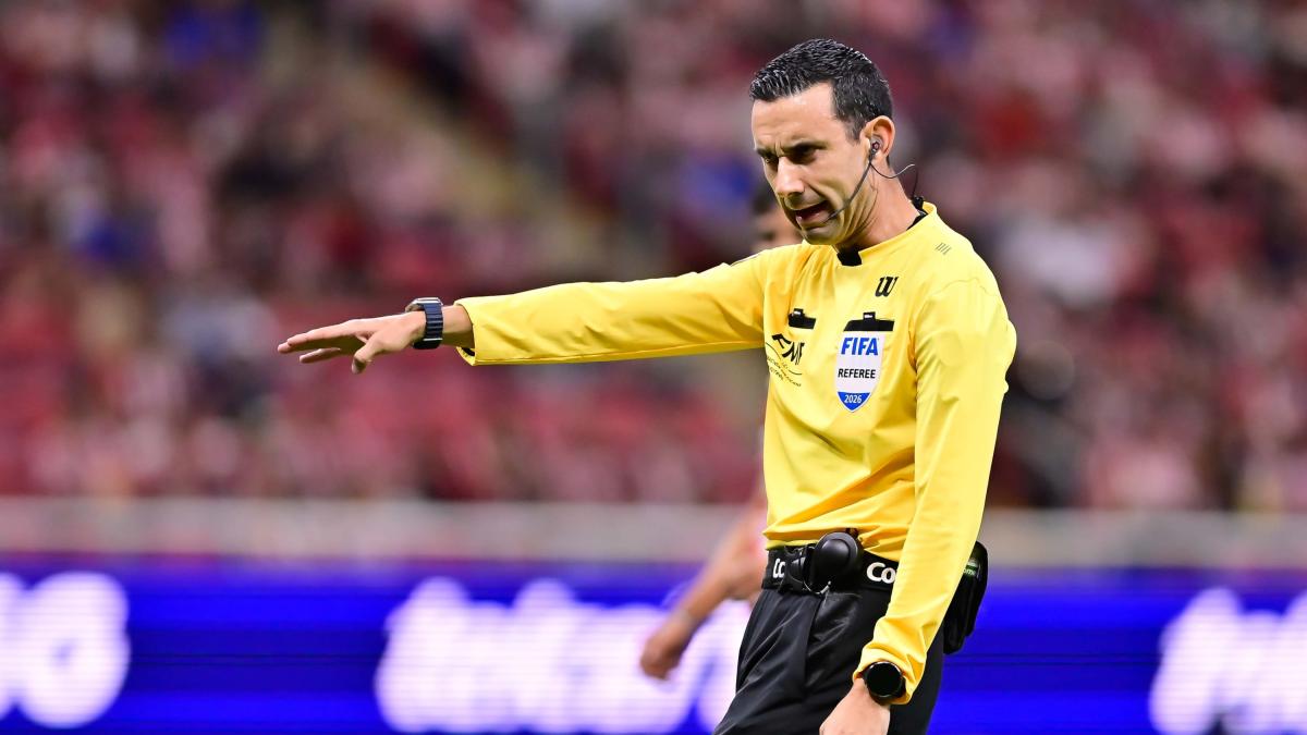<![CDATA[Aficionado del América le pide un penal a César Ramos antes de jugar contra Pumas]]>