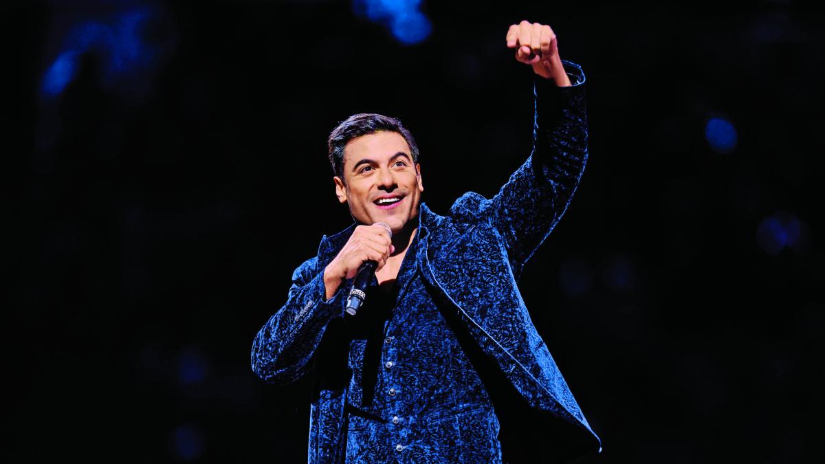 <![CDATA[Carlos Rivera le cantó a las mamás y al amor en la Plaza de Toros México]]>