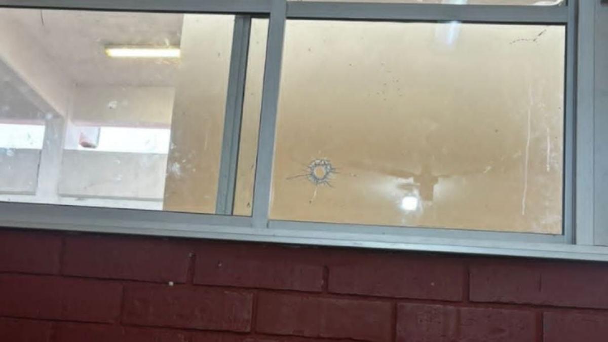 <![CDATA[Reportan detonaciones de arma de fuego en secundaria de Nuevo León]]>