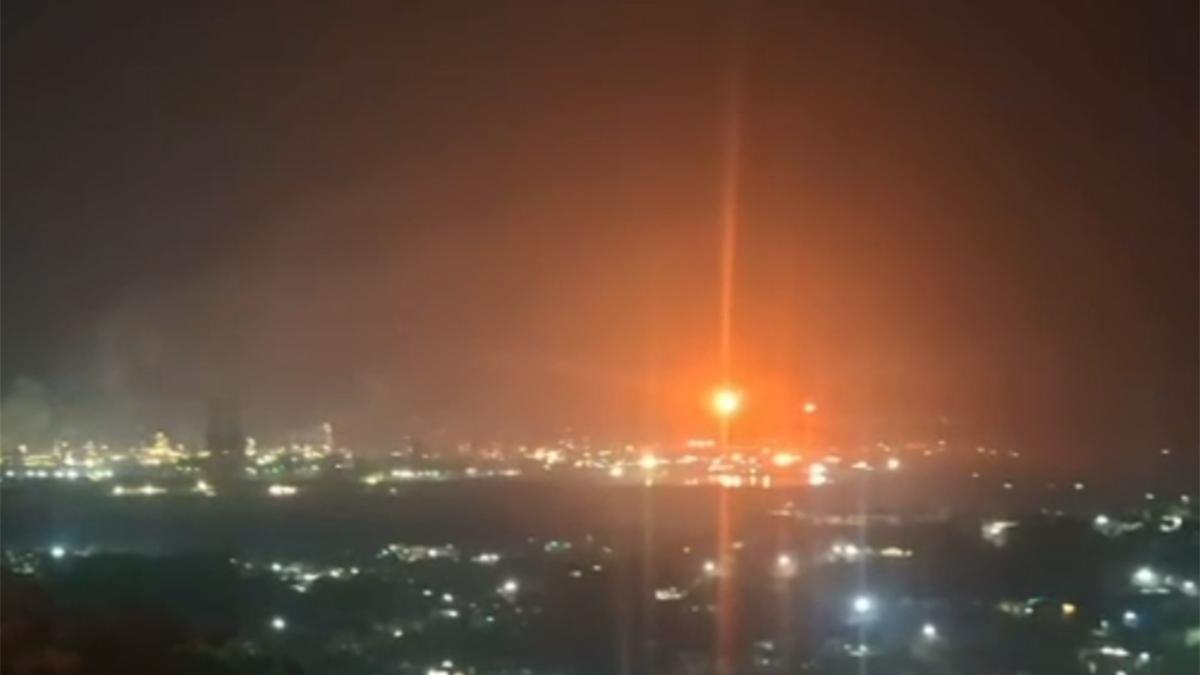<![CDATA[Se registra fuerte explosión en refinería de Salina Cruz; reportan ocho heridos]]>