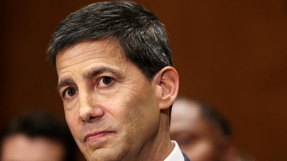 <![CDATA[Senado de Estados Unidos confirma a Kevin Warsh como miembro de la Fed]]>