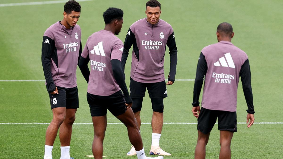 <![CDATA[Arbeloa le da plazo a Mbappé para demostrar compromiso]]>