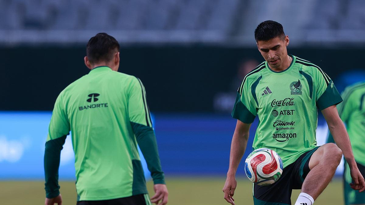 <![CDATA[‘Memo’ Martínez no se achica ante Santi Gimenez y Raúl Jiménez]]>