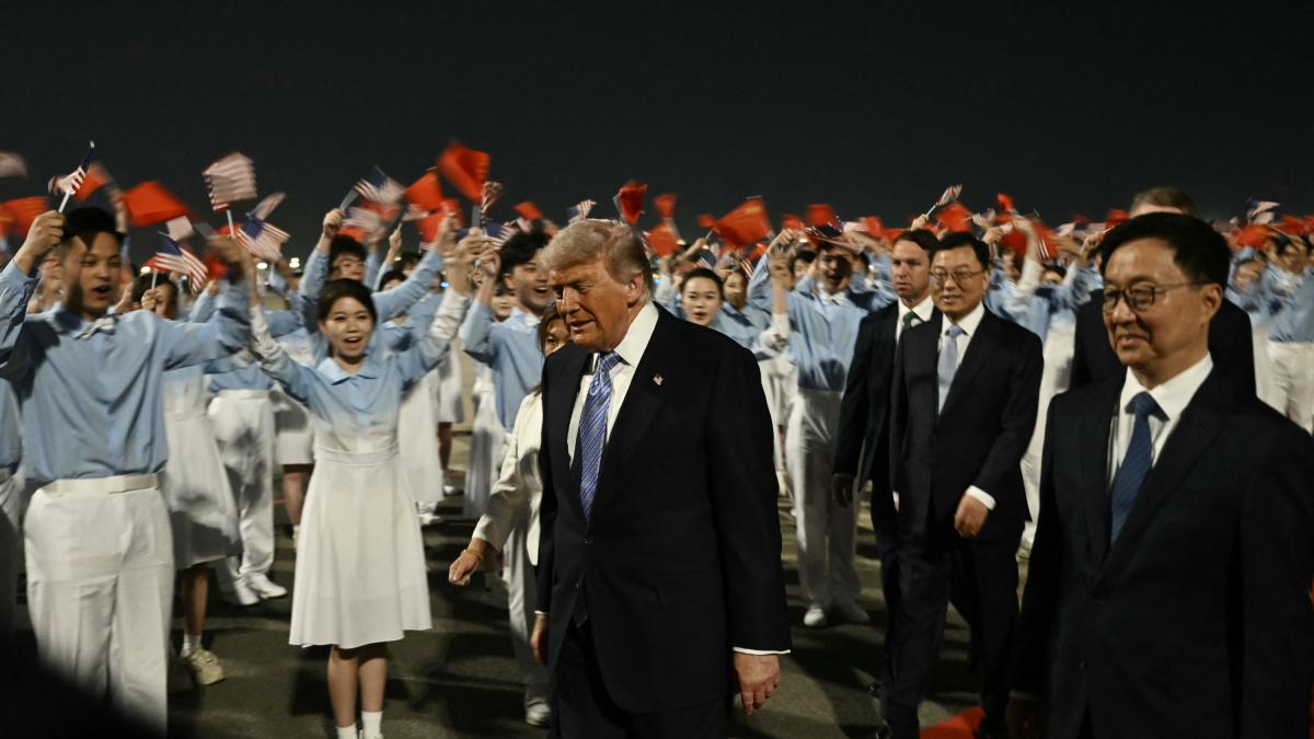 <![CDATA[Xi recibe a Trump en Pekín para abordar crisis comerciales, Taiwán e Irán]]>