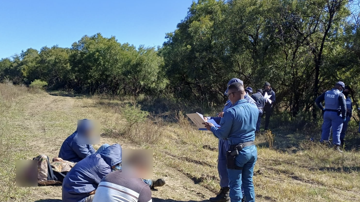 <![CDATA[Narcos mexicanos en África: Desmantelan laboratorio de 15 mdd en granja remota]]>