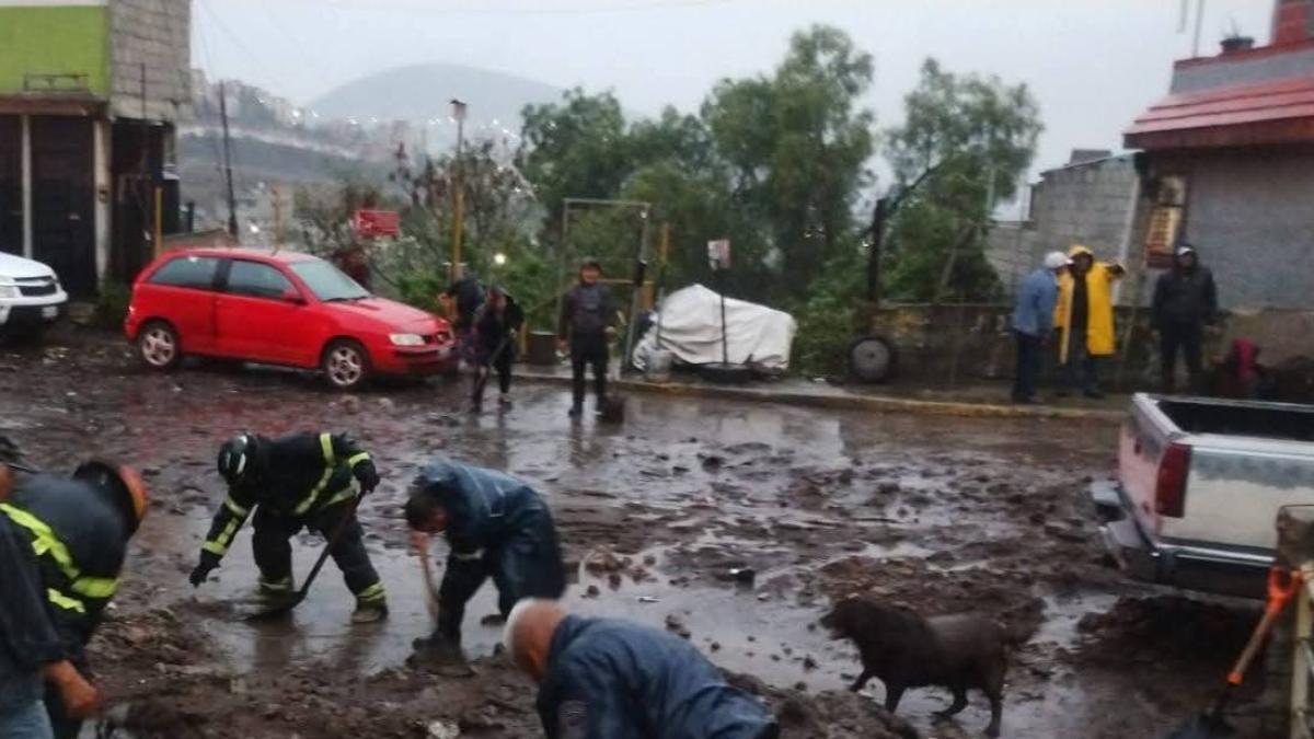 <![CDATA[Vecinos temen perder la vida ante deslaves de cerro en Tlalnepantla]]>
