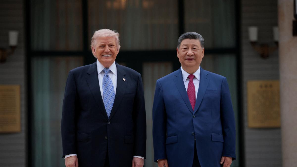 <![CDATA[Trump y Xi avanzan en negociaciones comerciales durante cumbre en Pekín]]>