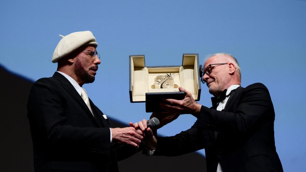 <![CDATA[Cannes sorprende al entregar Palma de Oro honorífica a John Travolta]]>