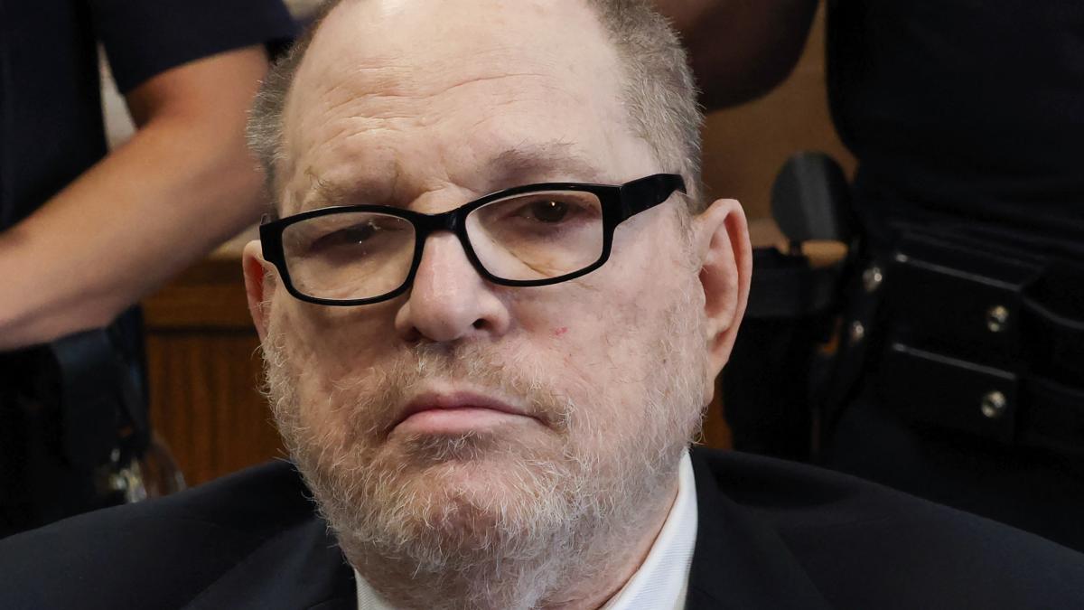 <![CDATA[Declaran nulo el juicio contra Harvey Weinstein por acusaciones de acoso sexual]]>