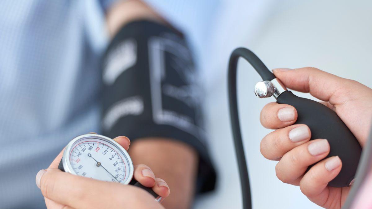 <![CDATA[Obesidad y menopausia elevan el riesgo cardiovascular en mujeres; alertan sobre síntomas silenciosos]]>