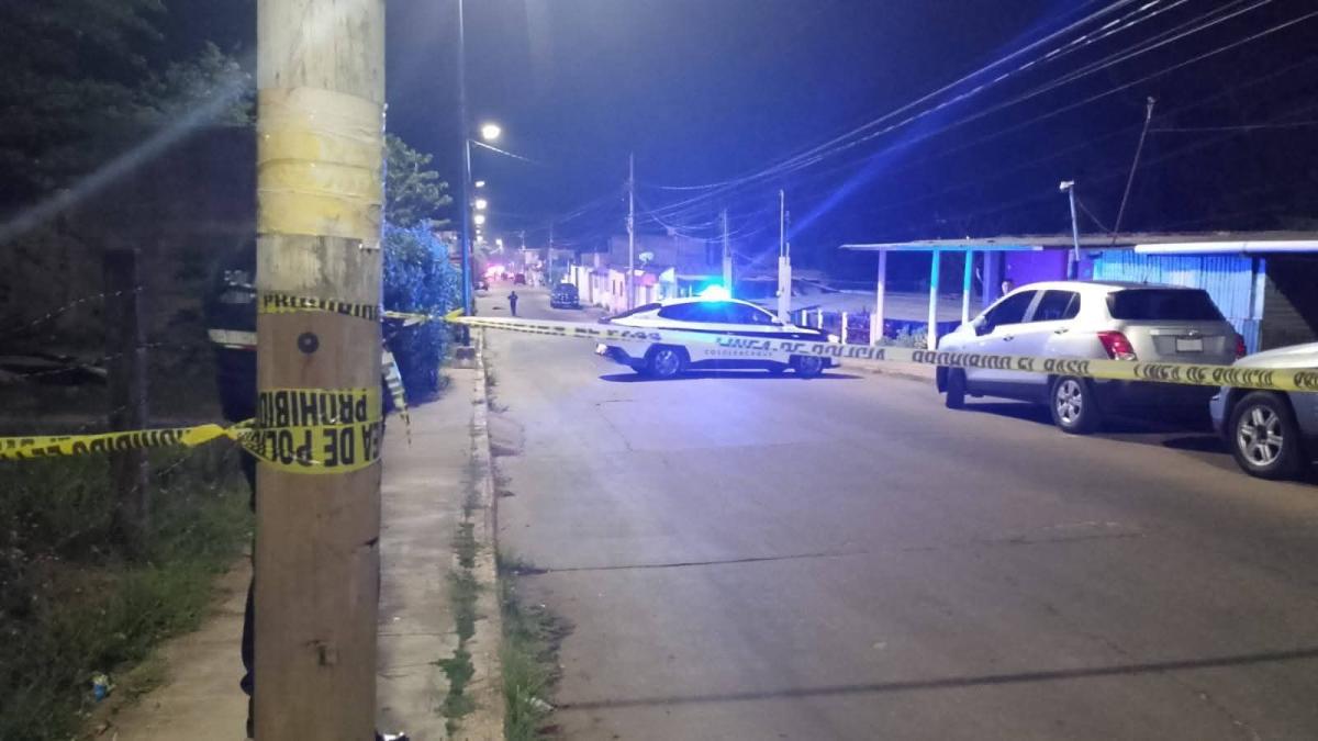 <![CDATA[Matan a madre e hija comerciantes y las arrojan desde un vehículo en plena vía pública]]>