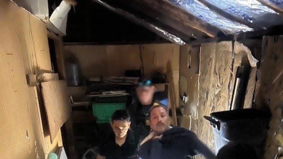 <![CDATA[Cruzaron por túneles de drenaje a EU; hay 19 mexicanos detenidos, 3 eran menores]]>