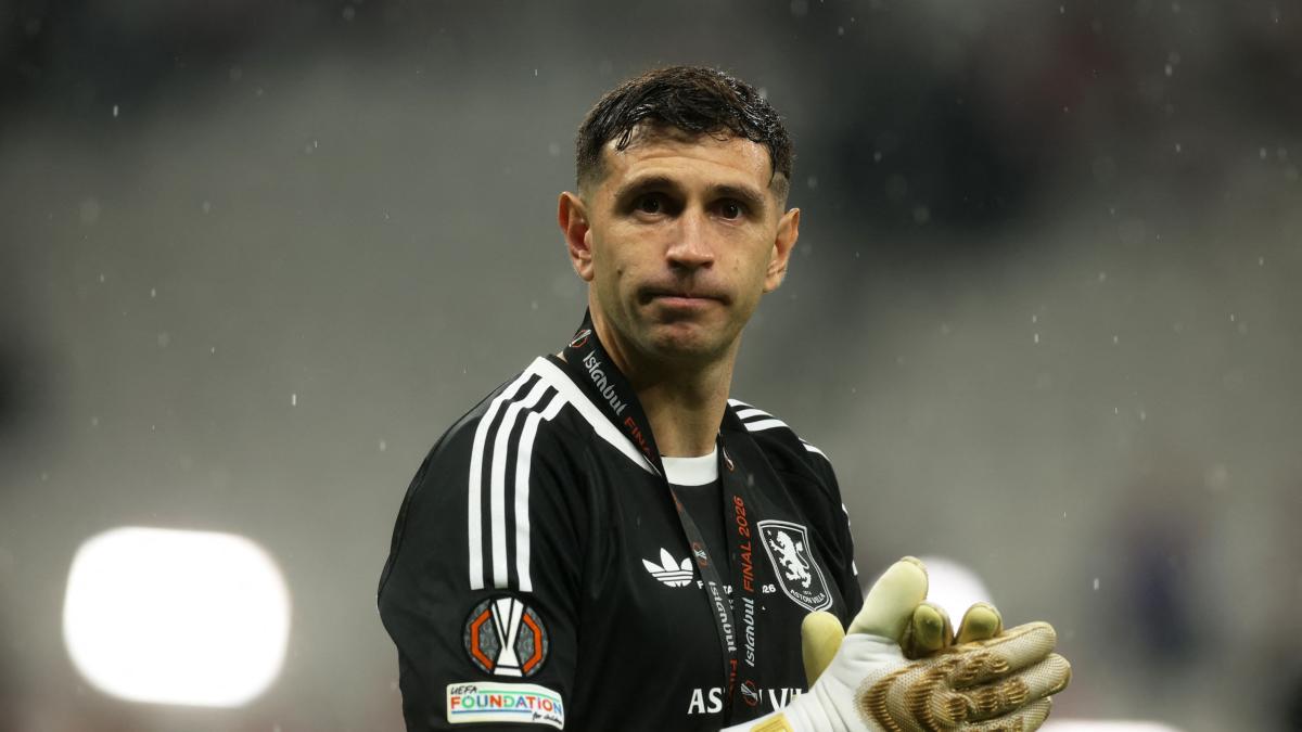 <![CDATA['Dibu' Martínez se fractura un dedo: ¿Peligra su lugar en el Mundial 2026?]]>