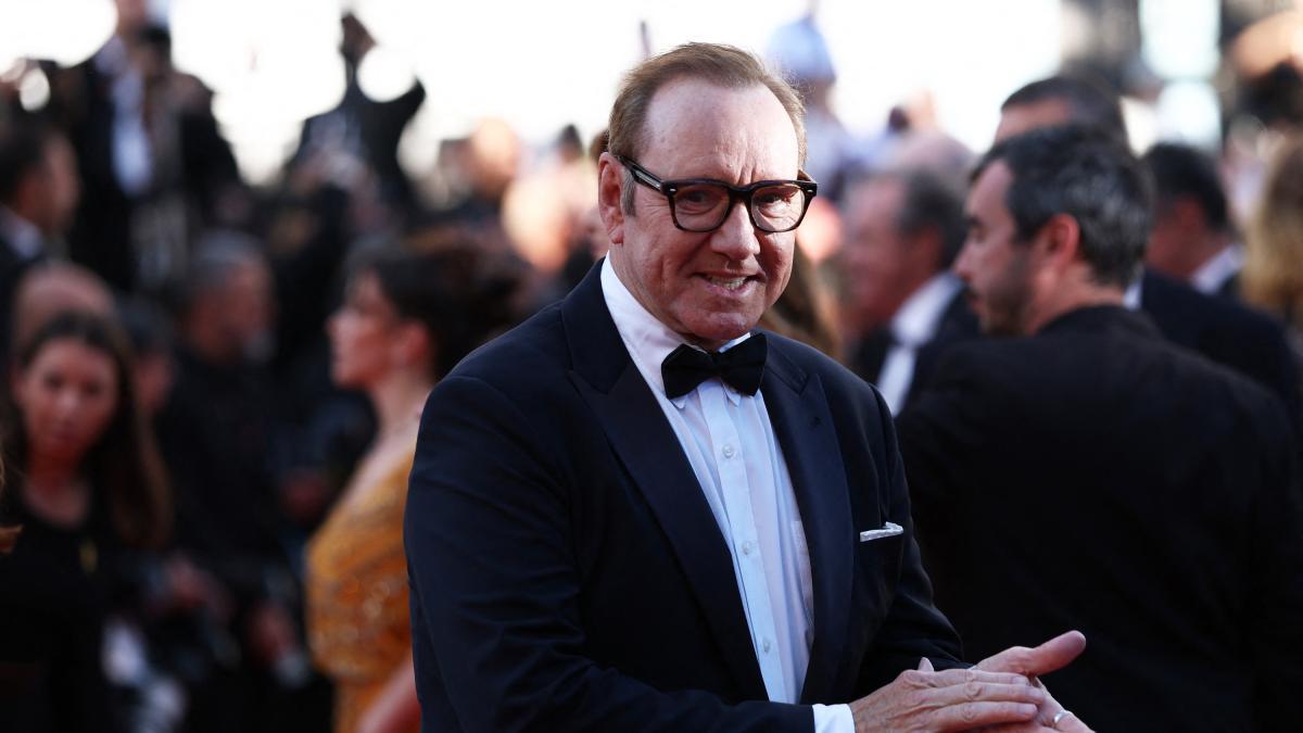 <![CDATA[Kevin Spacey reaparece en la alfombra roja del Festival de Cannes tras su boicot en Hollywood]]>