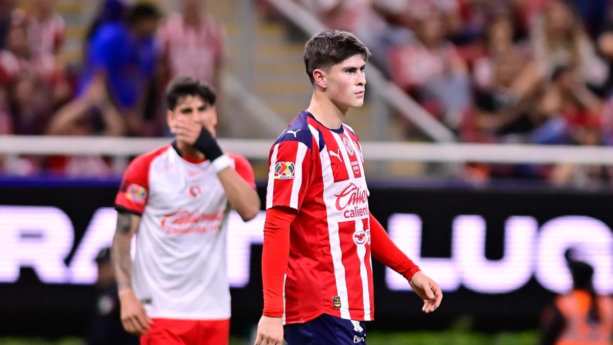 <![CDATA[Armando 'Hormiga' González advierte a las Chivas: Podría no regresar después del Mundial 2026]]>