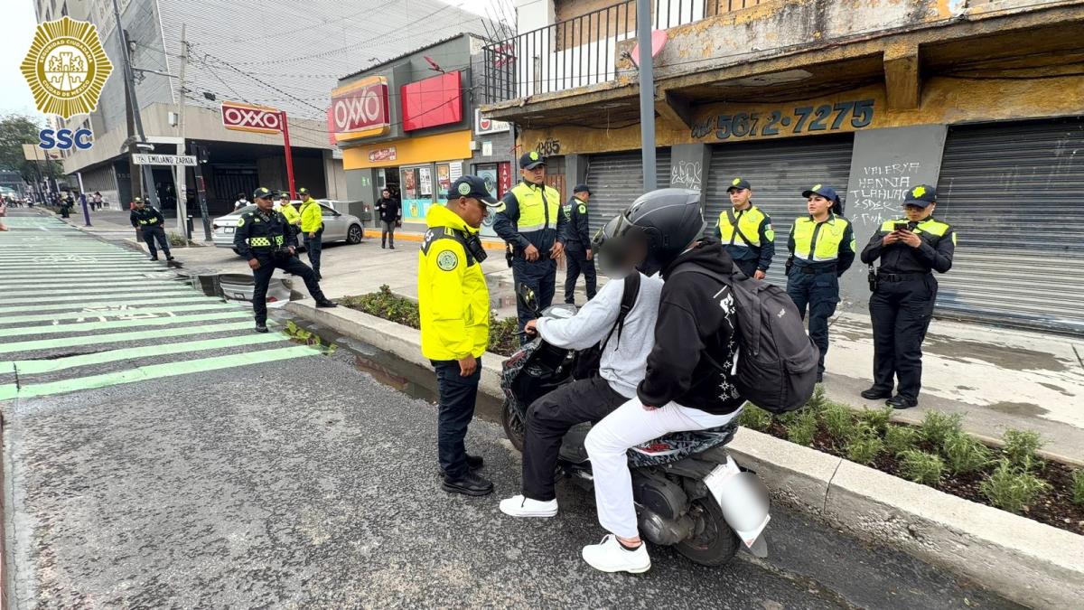 <![CDATA[Infraccionan a 200 conductores por invadir ciclovía en calzada de Tlalpan]]>
