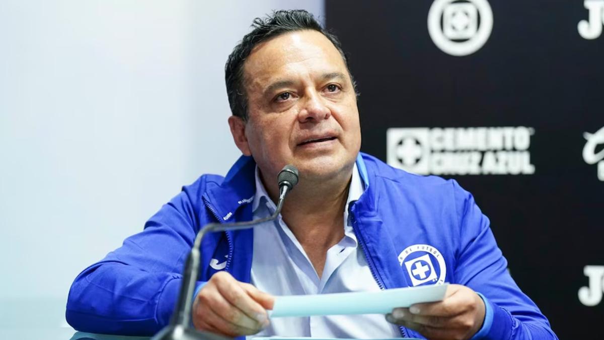 <![CDATA[Víctor Velázquez seguirá como presidente de Cruz Azul]]>