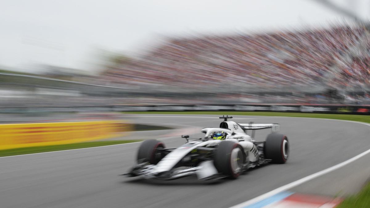 <![CDATA[Russell le quita la pole a Antonelli en Montreal; Checo Pérez saldrá en la P20]]>