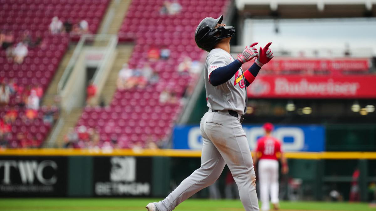 <![CDATA[VIDEO: Tardó 11 años en llegar a la MLB… y debutó con jonrón]]>