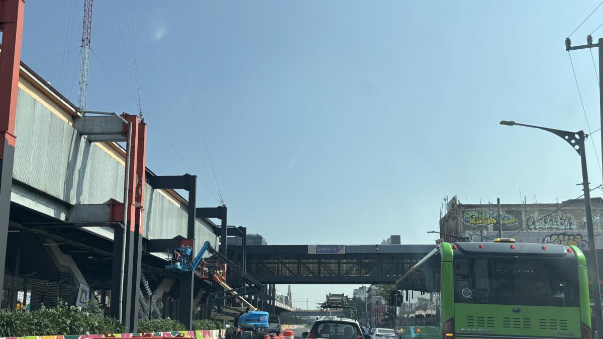 <![CDATA[Atorones viales y retraso a usuarios, saldo de obras en L2 del Metro]]>