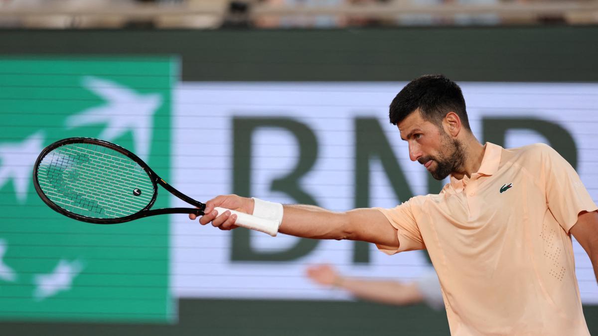 <![CDATA[Djokovic sufre pero avanza a segunda ronda de Roland Garros]]>