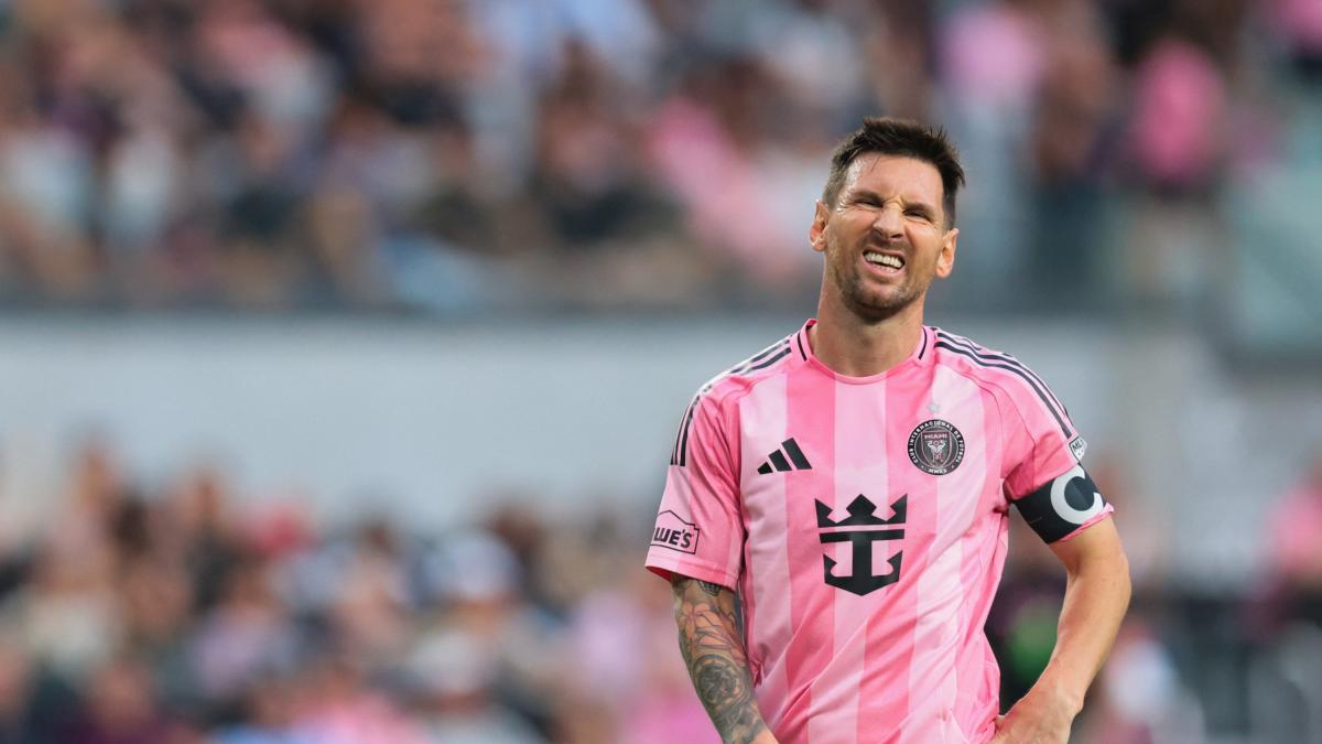 <![CDATA[¡Alarma en Argentina! Messi sale de su último partido en la MLS por posible lesión antes del Mundial]]>