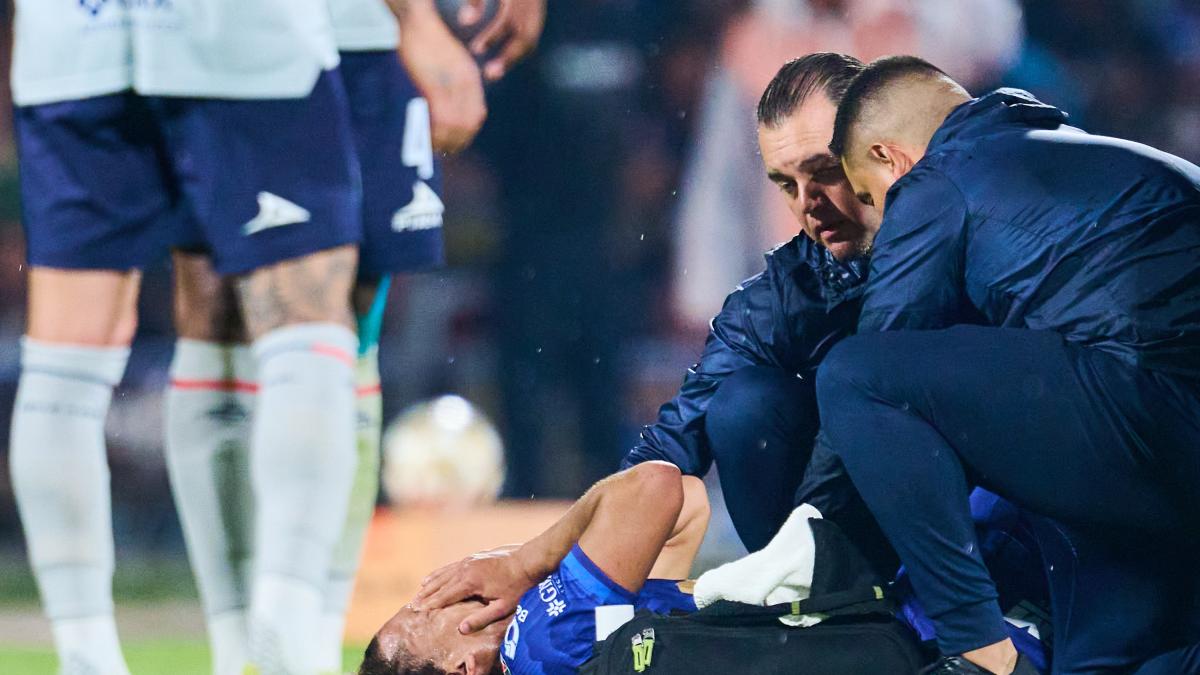 <![CDATA[¿Karma? Carrasquilla, lesionado en la Final y la afición de Cruz Azul se burla]]>