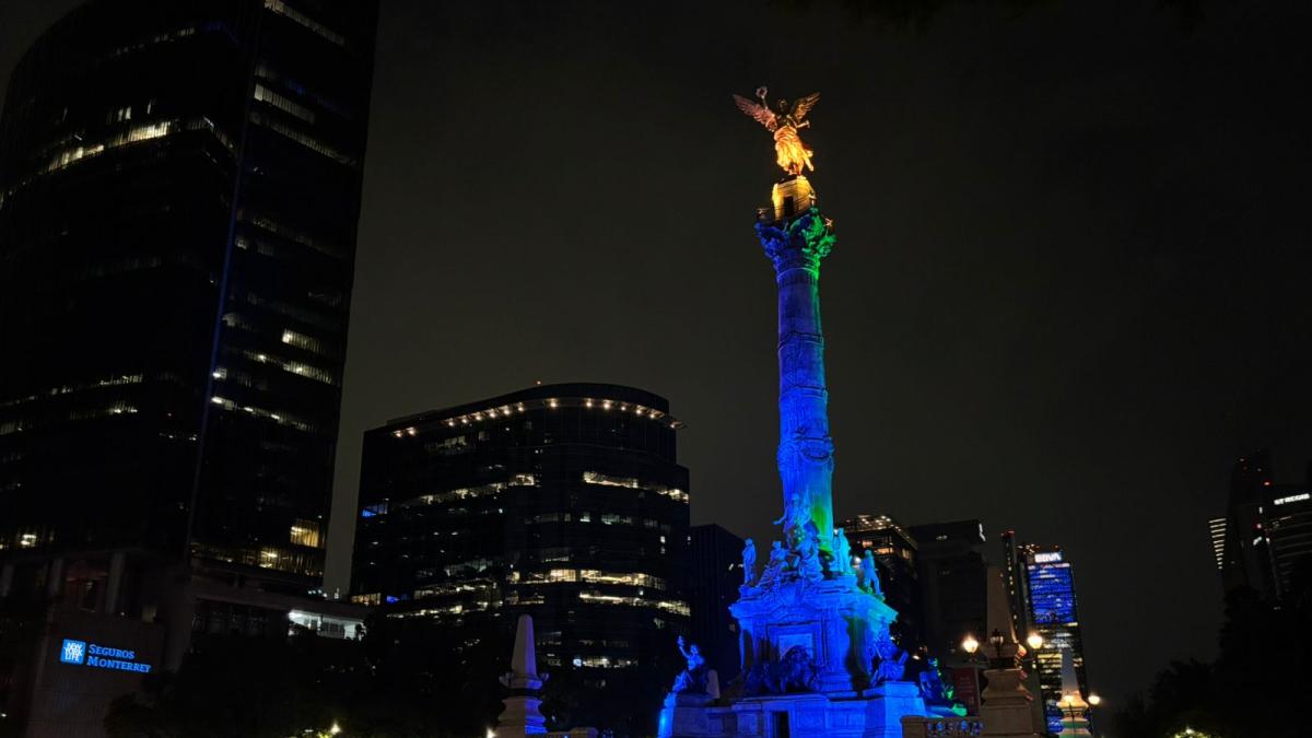 <![CDATA[Policía CDMX cierra el Ángel de la Independencia a los aficionados de Pumas y Cruz Azul]]>