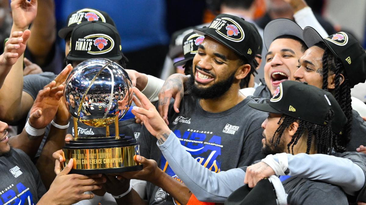 <![CDATA[Knicks aplastan a Cavaliers y vuelven a unas Finales de NBA tras 27 años]]>