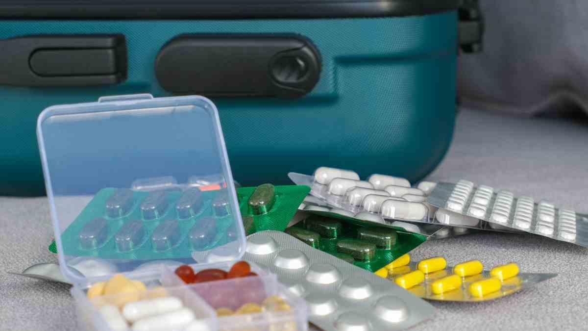 <![CDATA[¿Se pueden llevar medicamentos en el equipaje de mano? Lo que sí y lo que no]]>
