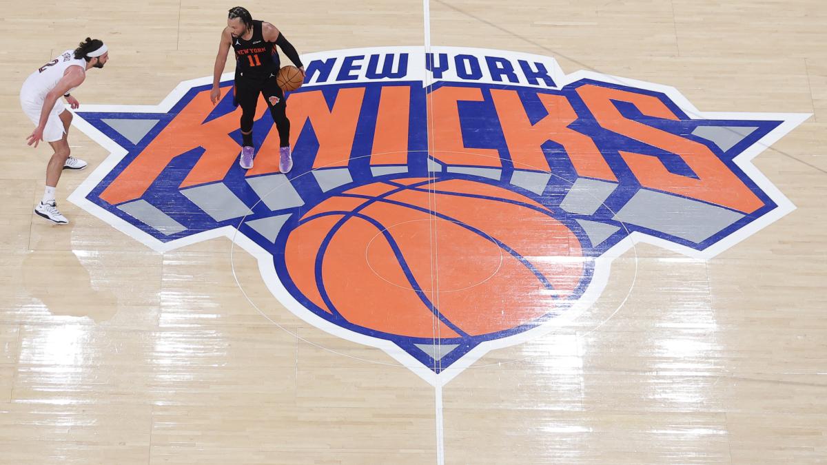 <![CDATA[Histórico: Knicks regalan boletos para las Finales de la NBA a jóvenes de escasos recursos en NY]]>