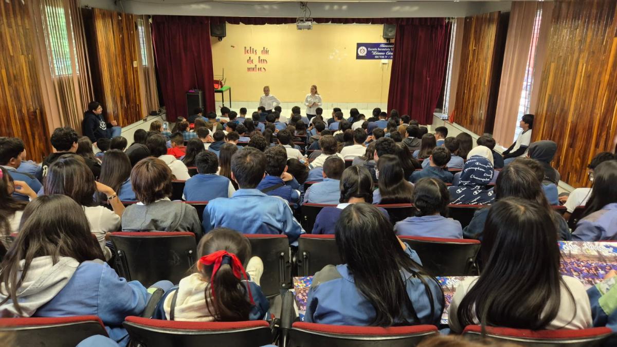 <![CDATA[Más de 13 mil estudiantes reciben orientación en salud mental en escuelas]]>