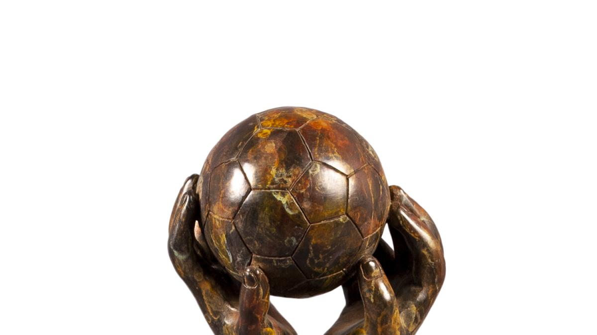 <![CDATA[Messi, nahuales y futbol: así es la exposición que une arte y Mundial 2026]]>