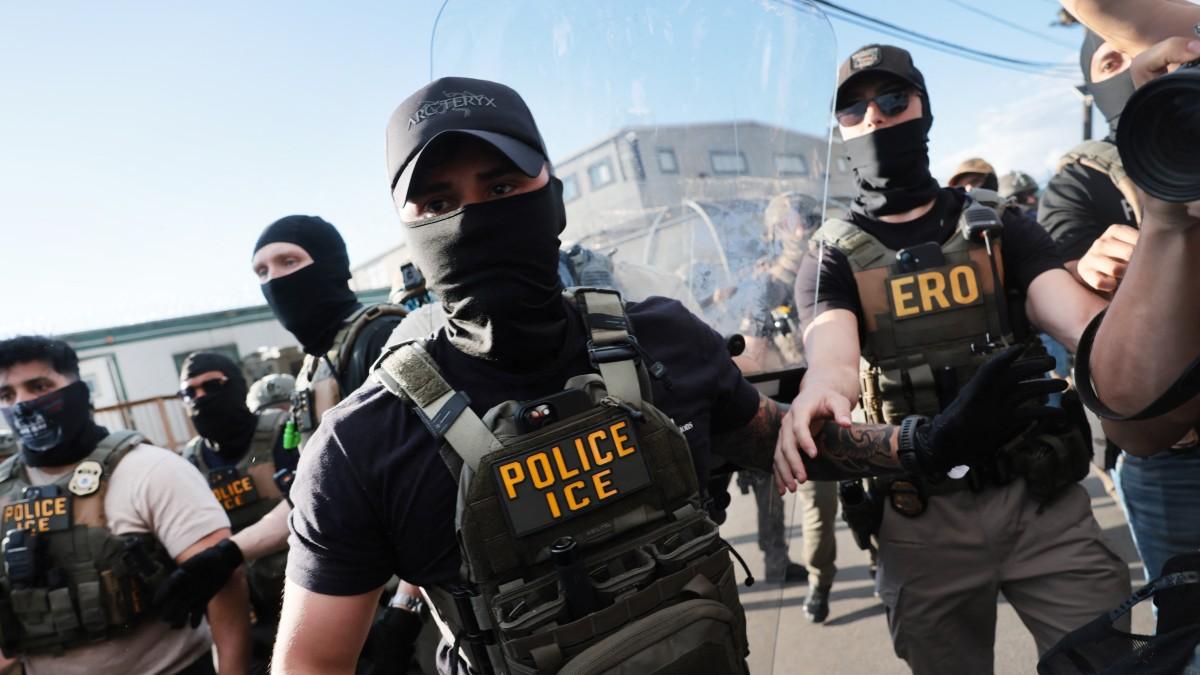 <![CDATA[Reportan disturbios en centro de detención de inmigrantes en Nueva Jersey por detenciones de ICE]]>