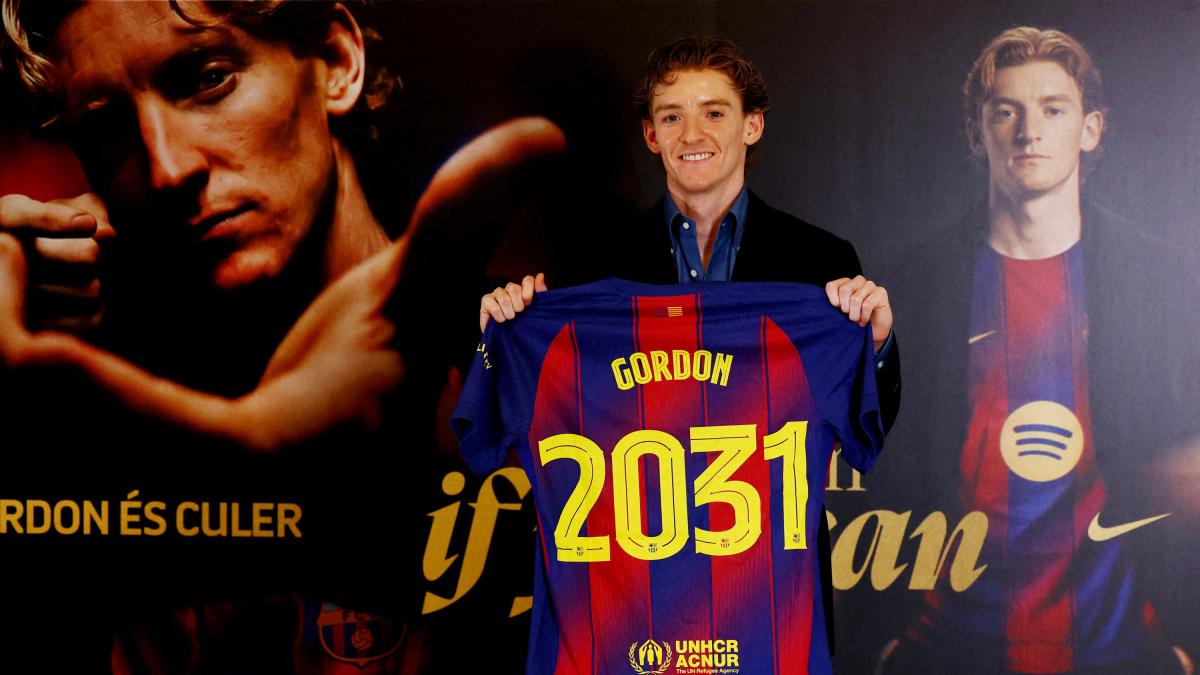 <![CDATA[Oficial: Anthony Gordon es jugador del Barcelona y refuerza el ataque de Hansi Flick]]>