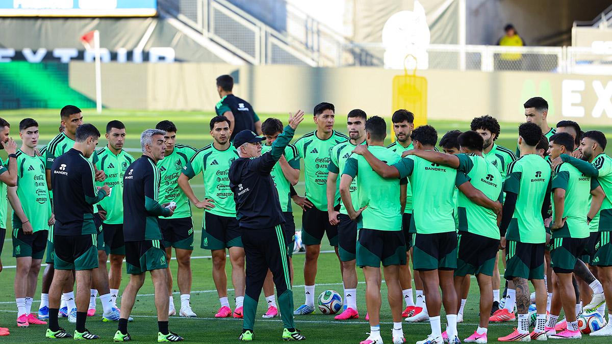 <![CDATA[‘El Vasco’ Aguirre no define la lista final de México; ‘sigue abierta’]]>