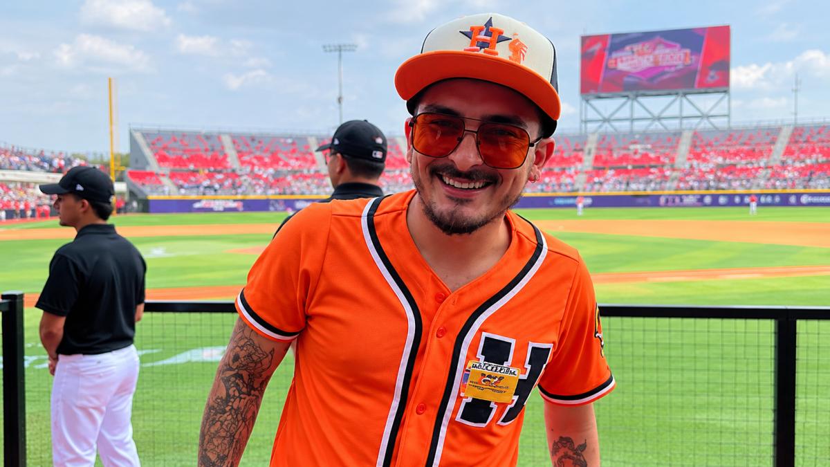 <![CDATA[Ricardo Pérez confundió un jersey de Naranjeros con uno de Astros]]>
