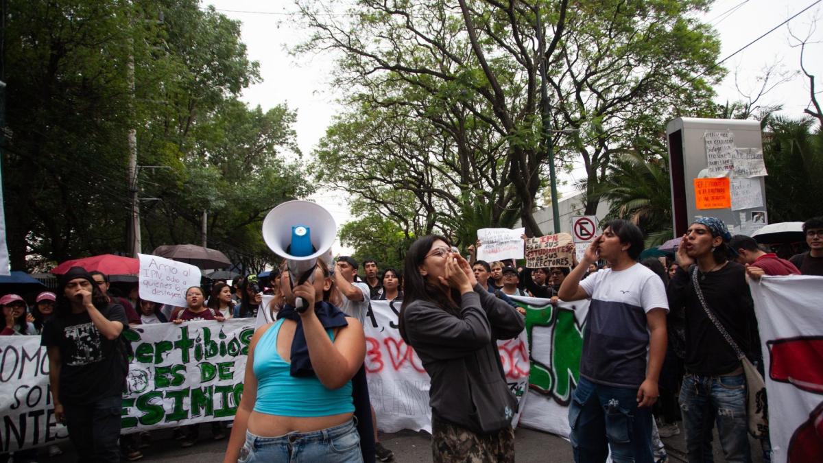 <![CDATA[Alumnos del IPN mantienen toma de Canal Once]]>