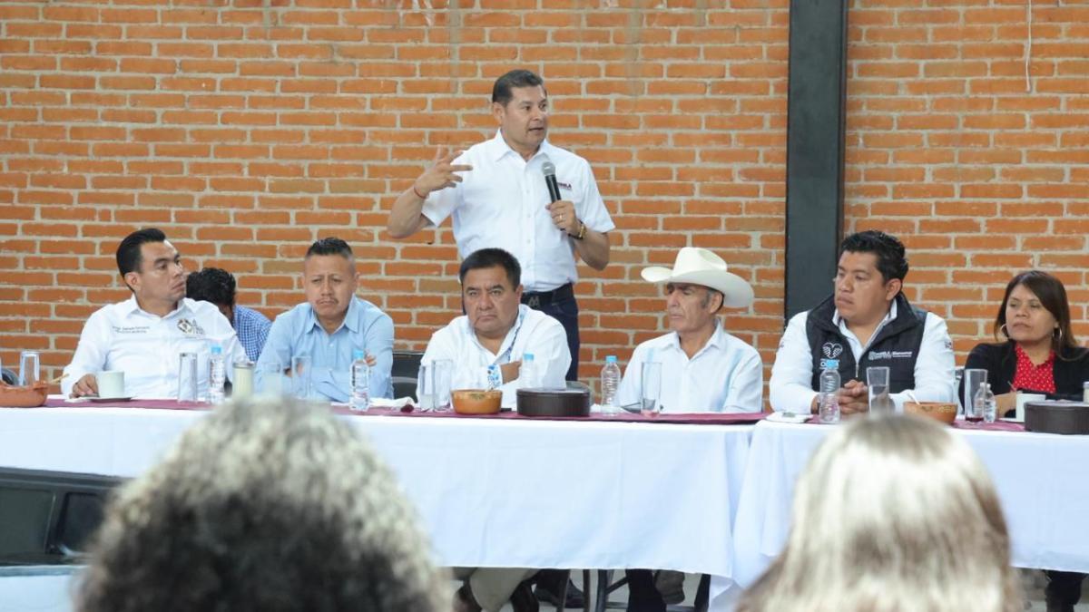 <![CDATA[Armenta encabeza Mesa Estatal de Paz en la Mixteca; destaca gobierno de territorio y cercanía social]]>