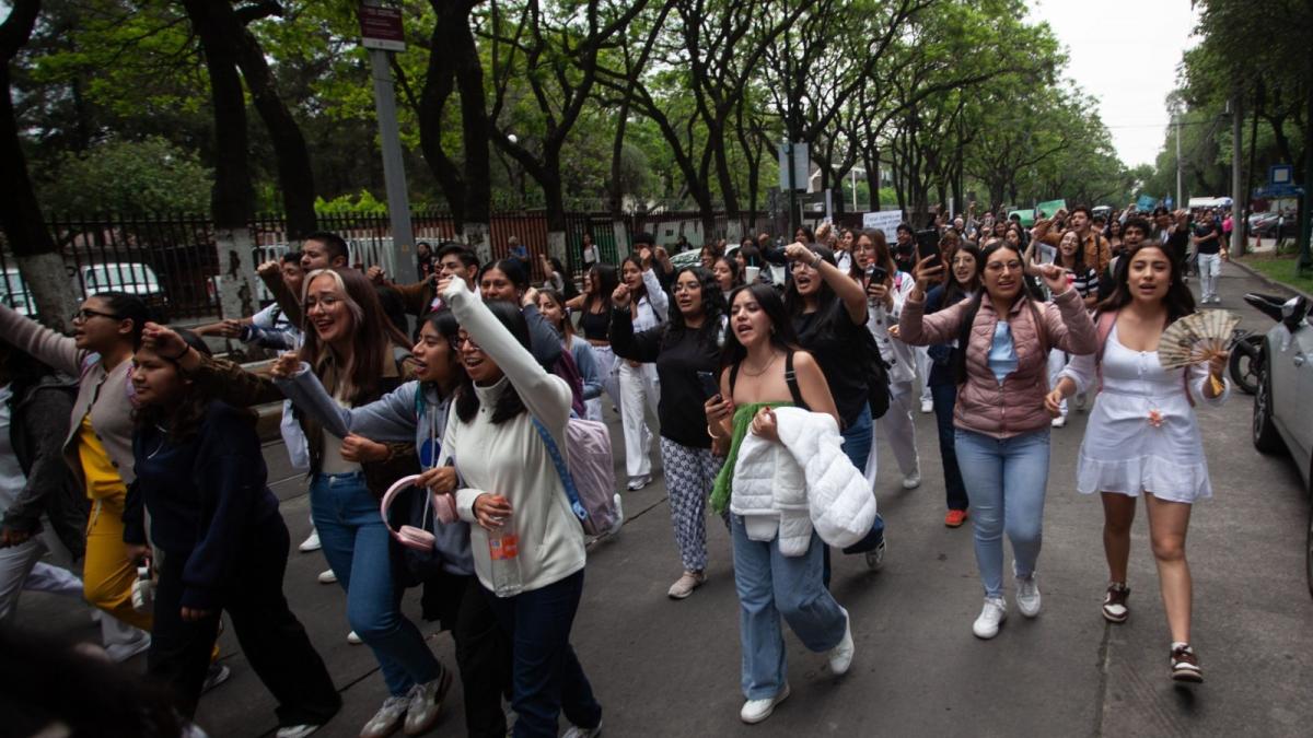 <![CDATA[Estudiantes del IPN acusan incumplimiento federal y mantienen protestas]]>